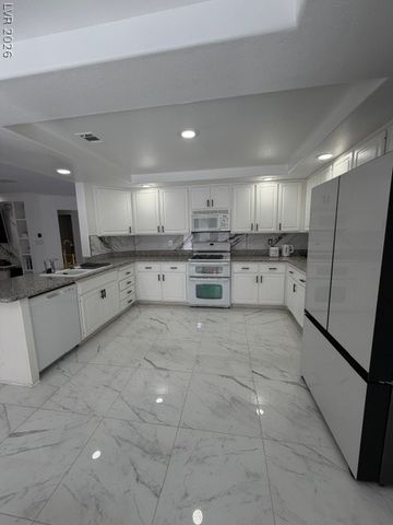9572 Hawaiian Summer Street, Las Vegas, NV 89123