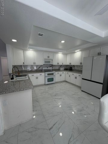 9572 Hawaiian Summer Street, Las Vegas, NV 89123