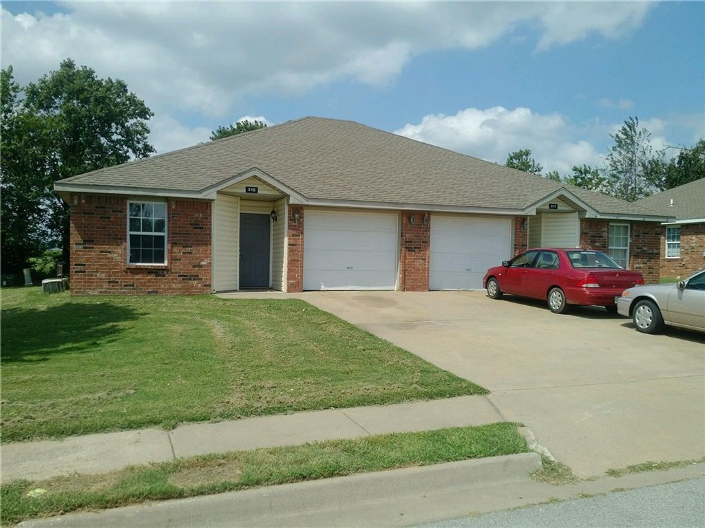 323 Graystone Circle, Centerton, AR 72719
