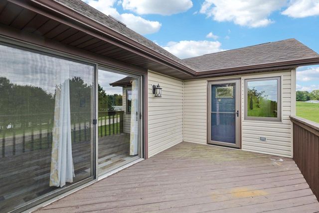 S1210 Remington Drive, La Valle, WI 53941