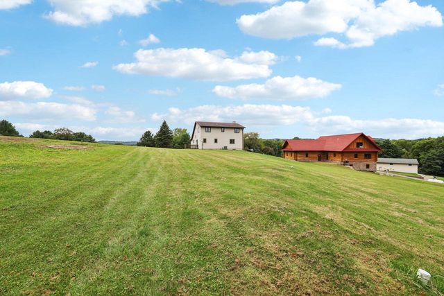 S1210 Remington Drive, La Valle, WI 53941