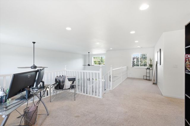 305 Woodville Way, Rogue River, OR 97537