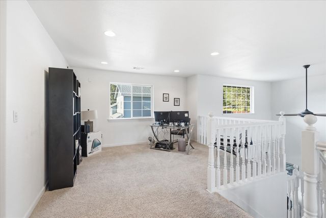 305 Woodville Way, Rogue River, OR 97537