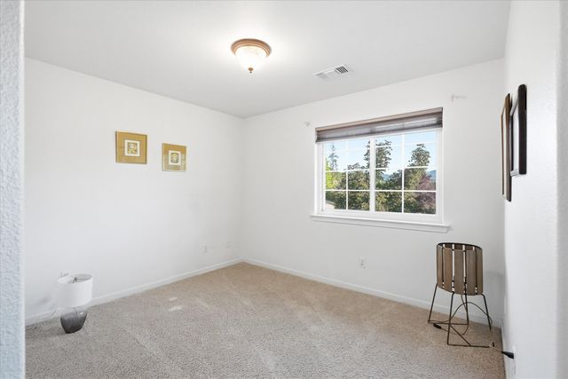 305 Woodville Way, Rogue River, OR 97537