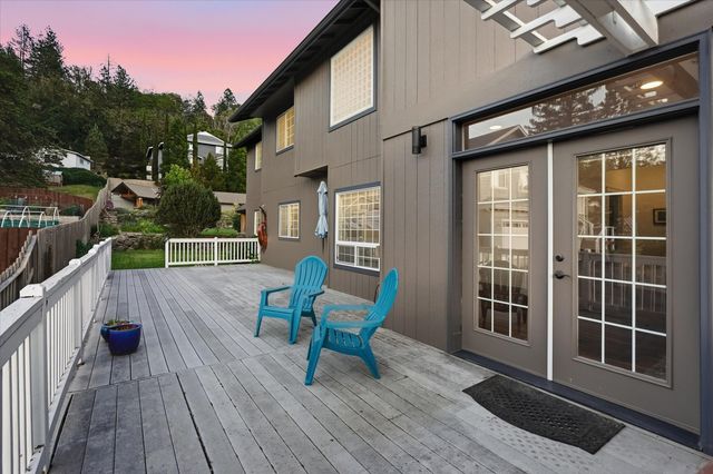 305 Woodville Way, Rogue River, OR 97537