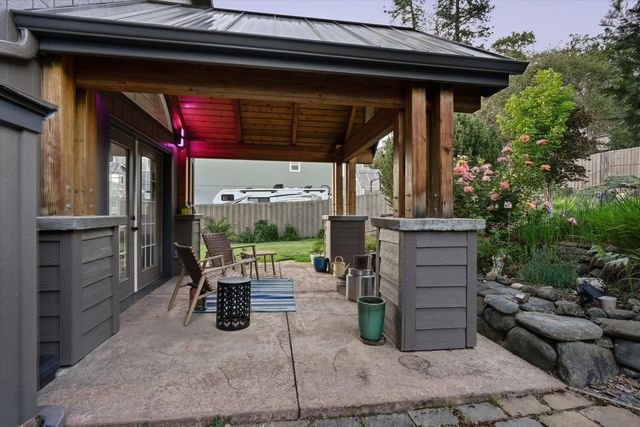 305 Woodville Way, Rogue River, OR 97537