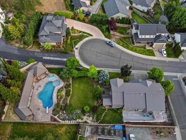 305 Woodville Way, Rogue River, OR 97537