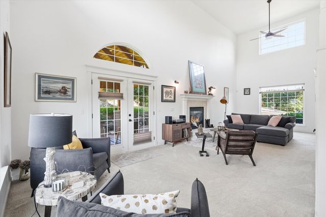 305 Woodville Way, Rogue River, OR 97537