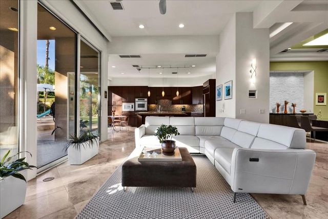 2 Silver Circle, Rancho Mirage, CA 92270