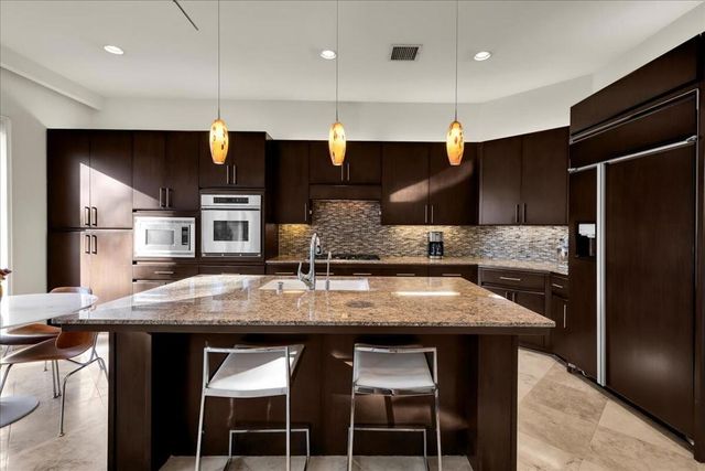 2 Silver Circle, Rancho Mirage, CA 92270