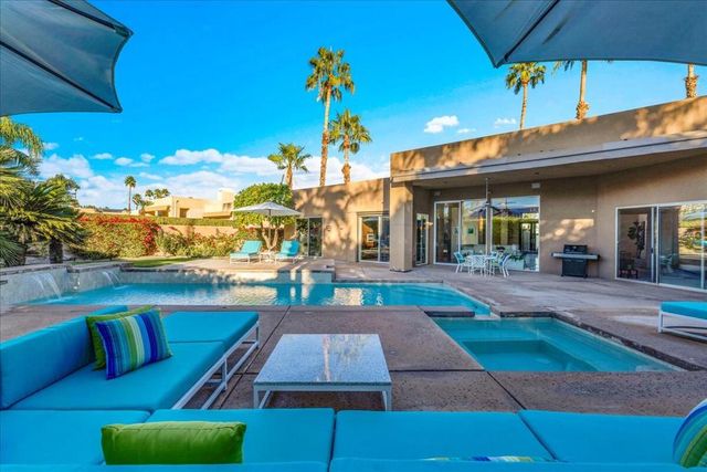 2 Silver Circle, Rancho Mirage, CA 92270