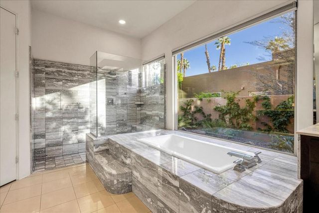 2 Silver Circle, Rancho Mirage, CA 92270