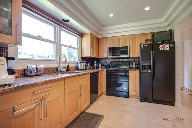 410 Lamont Terrace, Buffalo Grove, IL 60089