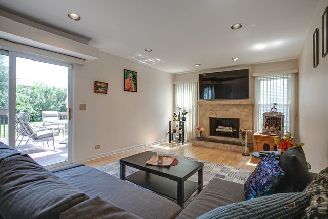 410 Lamont Terrace, Buffalo Grove, IL 60089