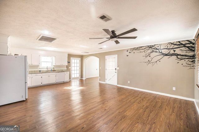 132 McVay Drive, Cochran, GA 31014