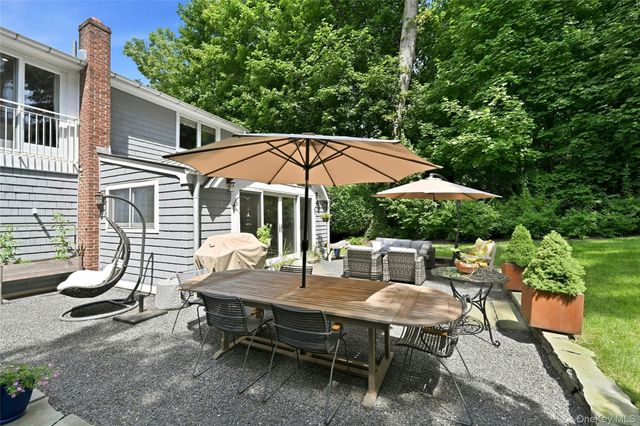 12 Valley Drive, Huntington Bay, NY 11743