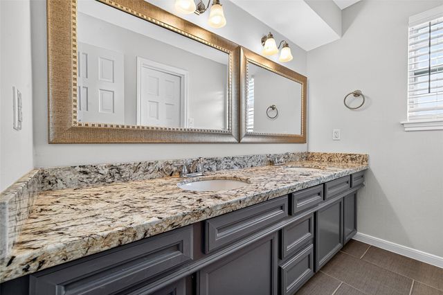 10935 Piping Rock Lane, Houston, TX 77042