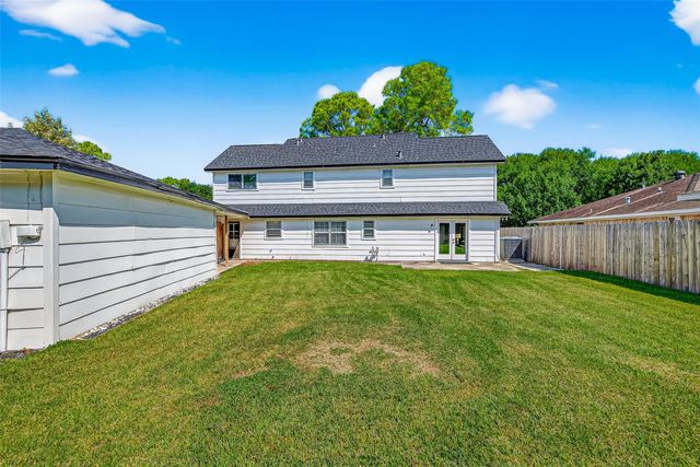 10935 Piping Rock Lane, Houston, TX 77042