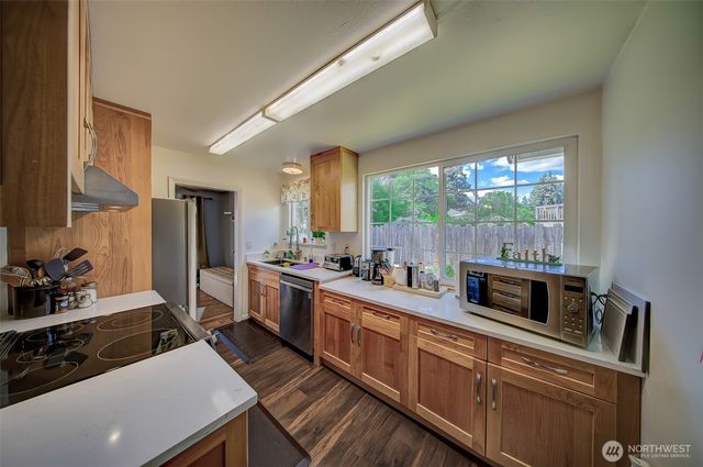902 195th Street Ct E, Spanaway, WA 98387