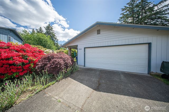 902 195th Street Ct E, Spanaway, WA 98387