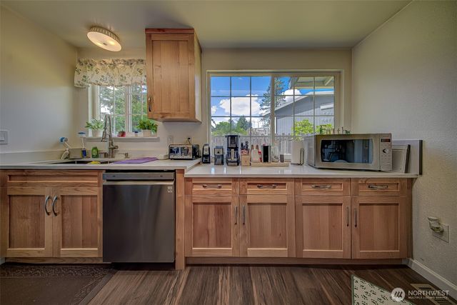 902 195th Street Ct E, Spanaway, WA 98387