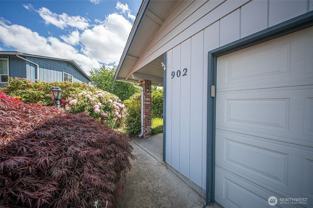 902 195th Street Ct E, Spanaway, WA 98387