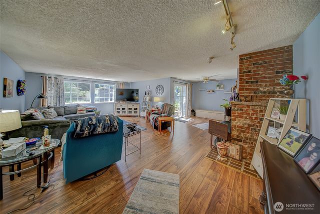 902 195th Street Ct E, Spanaway, WA 98387