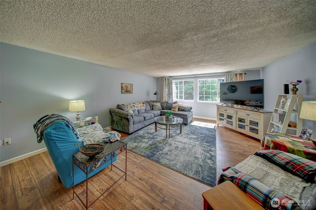 902 195th Street Ct E, Spanaway, WA 98387