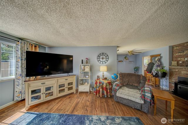 902 195th Street Ct E, Spanaway, WA 98387