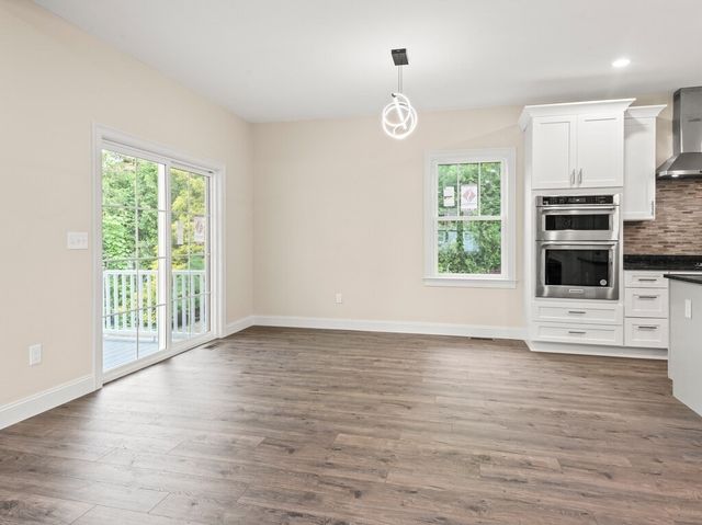132 Barrington Rd, Longmeadow, MA 01106