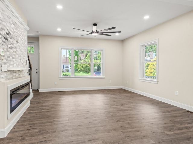 132 Barrington Rd, Longmeadow, MA 01106