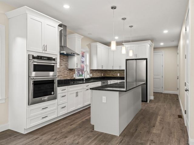 132 Barrington Rd, Longmeadow, MA 01106