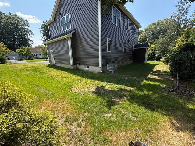 132 Barrington Rd, Longmeadow, MA 01106