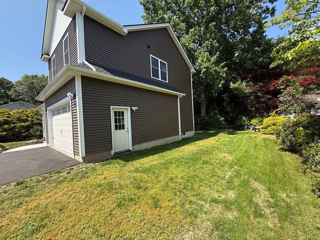 132 Barrington Rd, Longmeadow, MA 01106