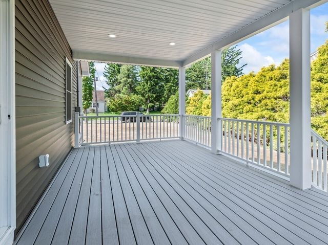 132 Barrington Rd, Longmeadow, MA 01106