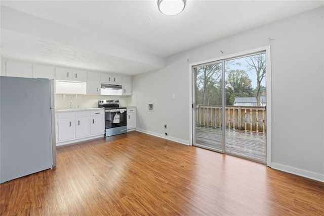 1071 OAKLAND SE Avenue D, Conyers, GA 30012