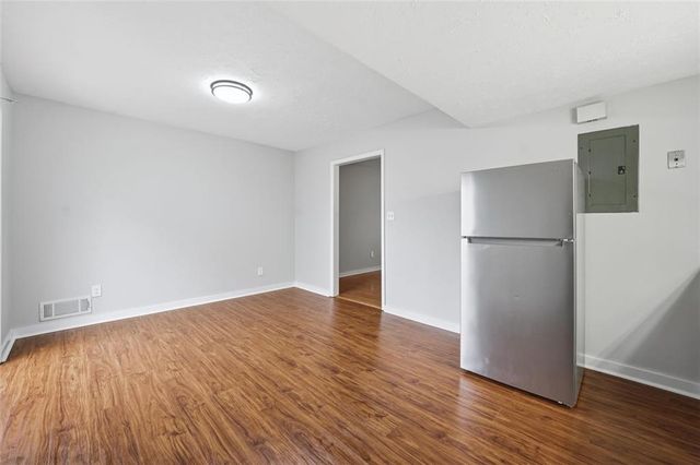 1071 OAKLAND SE Avenue D, Conyers, GA 30012