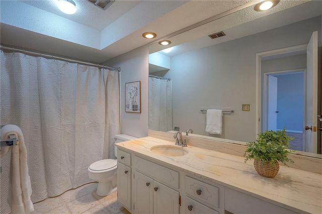 10175 W 96th Terrace, Overland Park, KS 66212