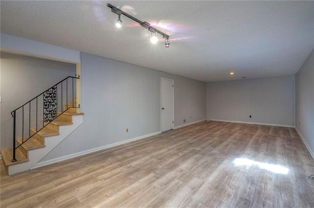 10175 W 96th Terrace, Overland Park, KS 66212