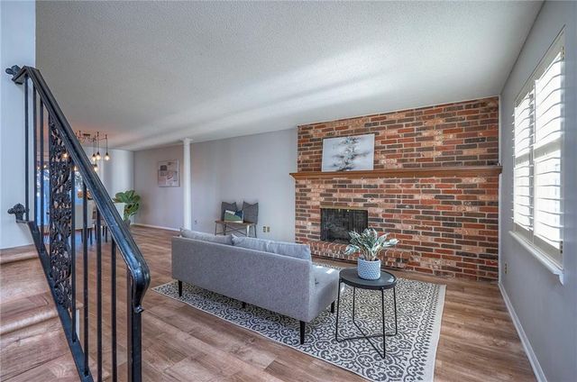 10175 W 96th Terrace, Overland Park, KS 66212