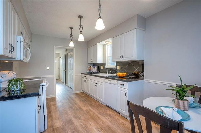 10175 W 96th Terrace, Overland Park, KS 66212