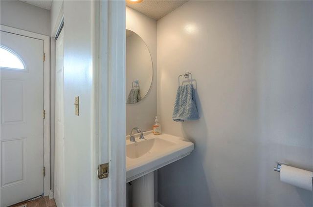 10175 W 96th Terrace, Overland Park, KS 66212