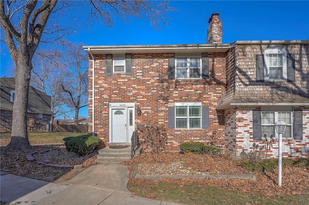 10175 W 96th Terrace, Overland Park, KS 66212