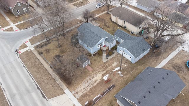 718 Elm Street, West Des Moines, IA 50265