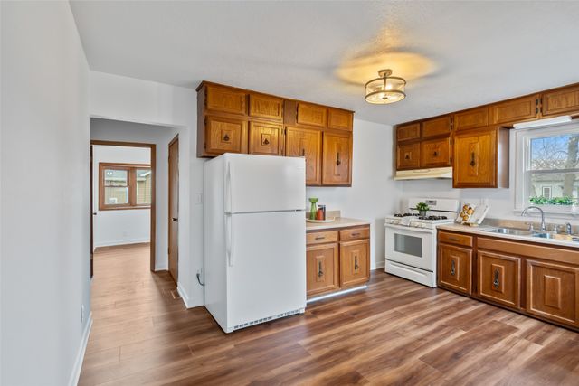 718 Elm Street, West Des Moines, IA 50265