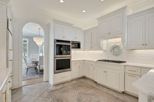 135 Windy City Rd, Jackson, TN 38305