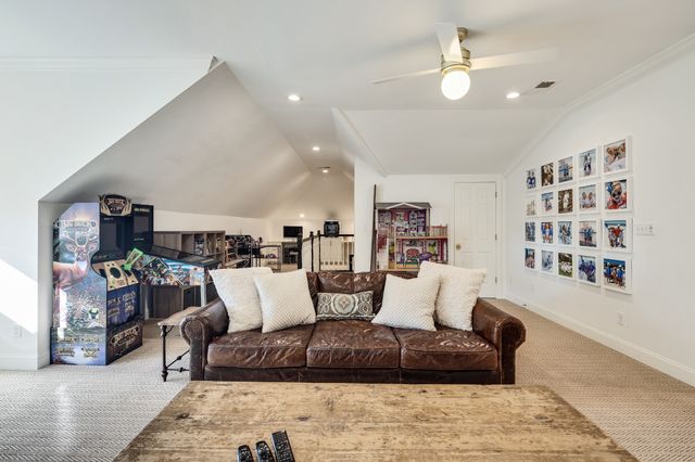 135 Windy City Rd, Jackson, TN 38305