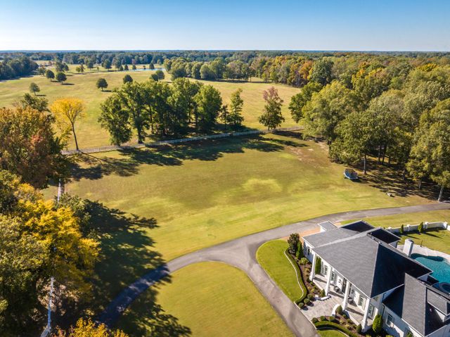 135 Windy City Rd, Jackson, TN 38305