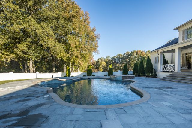 135 Windy City Rd, Jackson, TN 38305