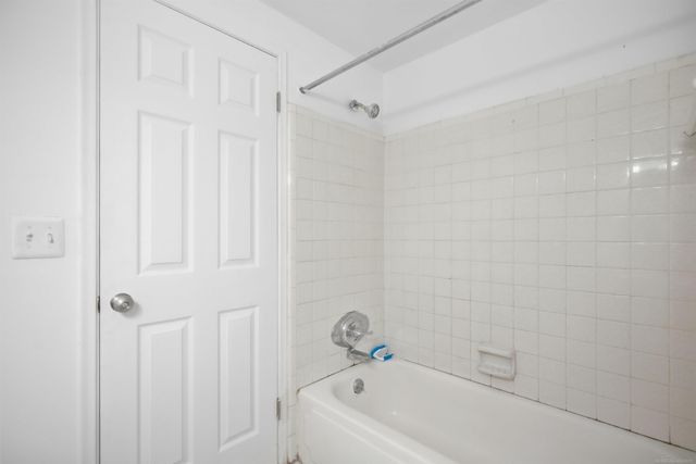 36320 Park Place Drive, Sterling Heights, MI 48310